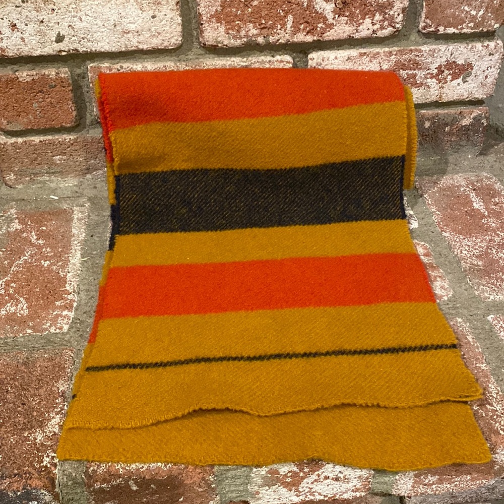 HERMES Rare 100% Laine Scarf